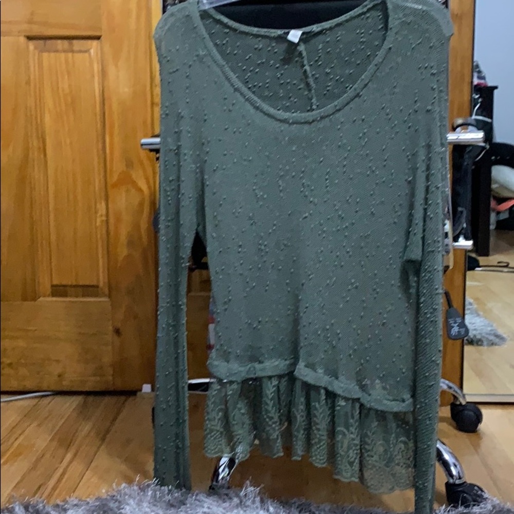 Green long sleeve top